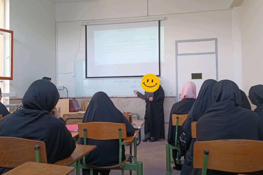 دانشگاه بهانه است